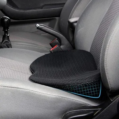 Obrázek produktu pro Polštářek do auta s paměťovou pěnou Unyqoos®, ergonomický design s bederní opěrkou, omyvatelný potah, prodyšný materiál pro lepší pohodlí a zvýšenou výšku sedadla