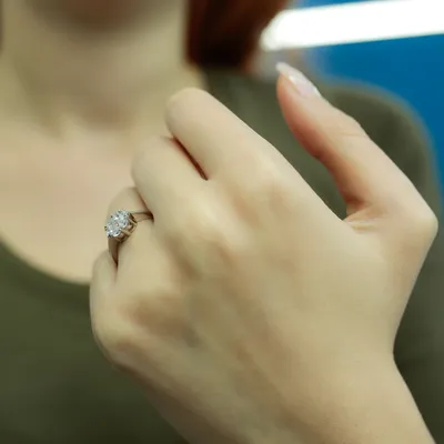 Produktbild von Diamantring große Blume 14 Karat Weißgold