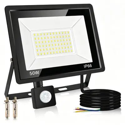 Zdjęcie produktu dla Reflektor LED do użytku zewnętrznego z czujnikiem ruchu, moc 50 W, strumień świetlny 4500 lm, wodoszczelność IP66