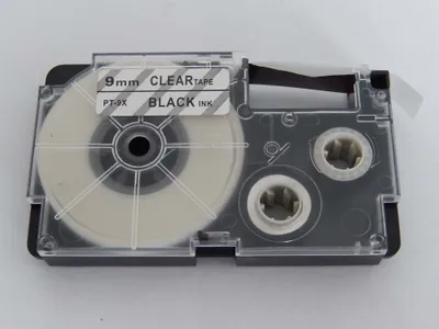 Produktbild von vhbw Schriftband-Kassette kompatibel mit Casio KL-200, KL-130, KL-100E, KL-120, KL-1500, CW-L300 Etiketten-Drucker 8m x 9mm Schwarz auf Transparent