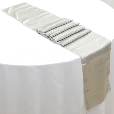 Immagine prodotto di Set di 10 tovagliette in raso lucido, ideali per matrimoni e feste