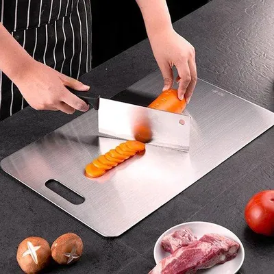 Produktbild von Famanu Schneidebrett aus 316 Edelstahl - 39 cm x 28 cm