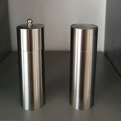 Produktbild von Edelstahl Salz & Pfeffer Set 15cm Gewürzmühle Geschenk Küchenhelfer