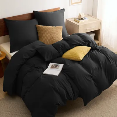 Produktbild von BEDSURE Bettwäsche 135x200 4teilig Schwarz - 2 Bettbezüge 135x200 cm + 2 Kissenbezüge 80X80 cm,  Bettwäsche-Sets Schwarz Polyester Mikrofaser mit Reißverschluss