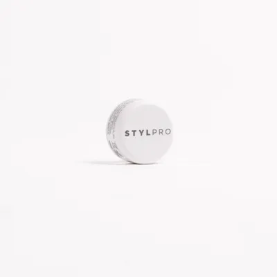 Produktbild von STYLPRO LED Spot und Blemish Patch mit 6 blauen 415nm und 6 NIR 830nm LEDs sowie 20 Hydrocolloid- und Salicylsäure-Patches, wiederaufladbar