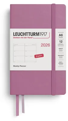 Image de LEUCHTTURM1917, Agenda hebdomadaire de poche (format A6) pour 2026, couleur rose poudré, en anglais