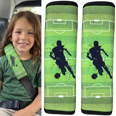 Immagine prodotto di 2x HECKBO protezione per cintura di sicurezza auto con motivo di giocatore di calcio - cuscino per la spalla della cintura di sicurezza protezione per i sedili dell'auto cintura di sicurezza pad per bambini, ragazzi, ragazzi