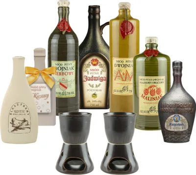 Produktbild von Setz von 7 Mets  mit Keramikwärmern (Honigwein Półtorak-Eineinhalber/ 4x Dwójniak-Halber / 2x Trójniak-Drittel) | 4500ml | 13-16% Alkohol Metwein | Polnische Produktion