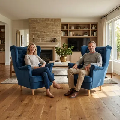 Produktbild von 2er-Set Ohrensessel CAROL – Geflochtene Rückenlehne, Velours in Marineblau, Family Meble, KI-generiertes Bild