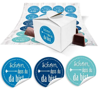 Produktbild von 24 kleine weiße Geschenkboxen Geschenkverpackung Geschenkschachteln 8 x 6,5 x 5,5 + runde blau türkise Aufkleber SCHÖN DASS DU DA BIST Schachteln für Gastgeschenke, Mitgebsel, give-aways