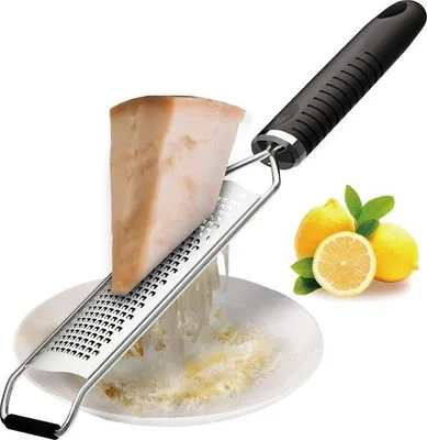 Image de Unyqoos® : Râpe à parmesan et zesteur – râpe manuelle en acier inoxydable de haute qualité, idéale pour le parmesan, les agrumes, le gingembre, l'ail, lavable au lave-vaisselle, avec un manche en TPR antidérapant