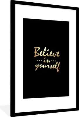 Produktbild von MuchoWow® Gerahmtes Poster Zitat - Zuversicht - Gold 60x90 cm - Poster mit Schwarzem Bilderrahmen Wandposter Rahmen Foto Bilder - Dekoration - Wandposter Wohnzimmer - Hochwertig