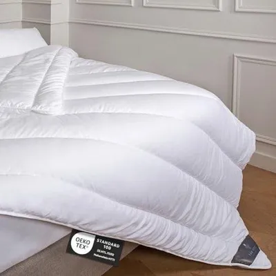 Produktbild von Famanu Mikrofaser Sommerdecke 135x200 cm - Weiß - Hypoallergen - Waschbar bis 95°C - Trocknergeeignet -