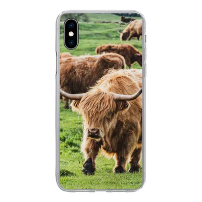 Produktbild von MuchoWow® Handyhülle Schutzhülle Hülle für iPhone Xs Schottische Highlander - Tiere - Gras Silikon Softcase Handy Hülle - Handytasche