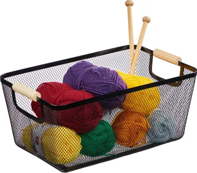 Produktbild von Relaxdays Drahtkorb mit Holzgriffen, eckig, Aufbewahrungskorb Metall, HBT 16,5 x 37 x 22,5 cm, Korb Küche & Bad, schwarz