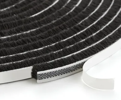 Obrázok produktu pre Kefkové tesnenie proti prievanu 10 m, 9 mm x 15 mm, samolepiace, čierne, pre dvere
