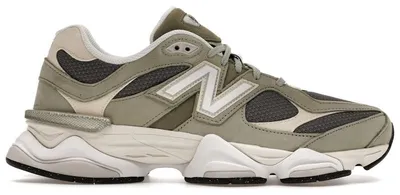 Imagen del producto de New Balance 9060, colección de otoño, color verde oliva, confeccionada en gamuza. Talla: 43 (UE)