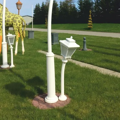 Produktbild von Casa Padrino Jugendstil Gartenlaterne Weiß H. 130 cm - Nostalgische Außenbeleuchtung
