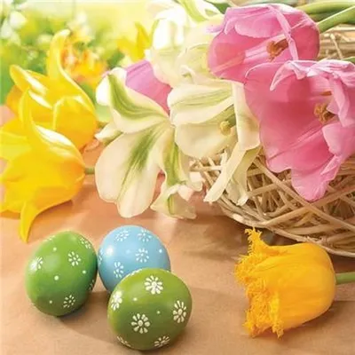 Produktbild von 20 Servietten Colourful Tulips and Eggs - Ostereier an Blumenkorb 33x33cm