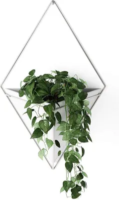 Produktbild von Unyqoos® Umbra Trigg Wandvase – Geometrischer Wand-Übertopf für Zimmerpflanzen, Sukkulenten & Luftpflanzen, Weiß/Nickel, Groß, 39×22×9,5 cm