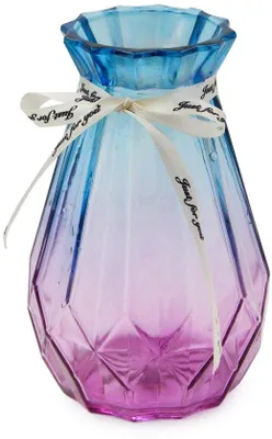 Immagine prodotto di Vaso in vetro colorato con design geometrico sfaccettato, ideale per fiori e decorazioni