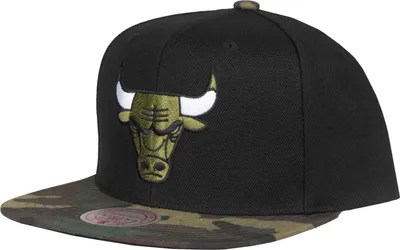 Produktbild von Mitchell & Ness Snapback Cap - CAMO Chicago Bulls schwarz