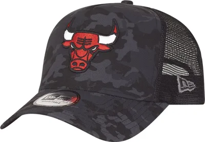 Produktbild von New Era Adjustable Trucker Cap - Chicago Bulls dark camo
