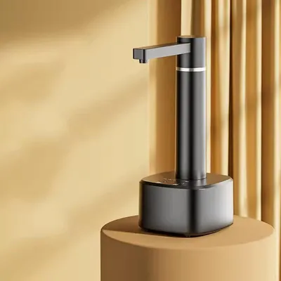 Produktbild von Elektrischer Tisch-Wasserspender mit Gallonenpumpe, wiederaufladbare Wasserflaschenpumpe, automatischer Wasserspender schwarz