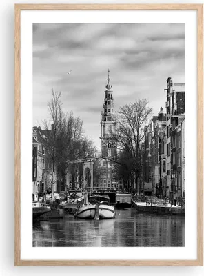 Produktbild von Gerahmtes Poster - Rahmen in heller Eiche - Schwarzweiß Amsterdam Boote - 50x70 cm - Wand Bild - Wanddeko - Wandbilder - Kunstposter - Wandposter - Bilderrahmen - Bilder - Kunstdruck - P2NPA50x70-4436