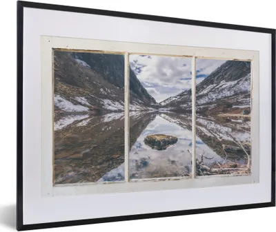 Produktbild von MuchoWow® Gerahmtes Poster Aussicht - Berg - Wasser 60x40 cm - Poster mit Schwarzem Bilderrahmen Wandposter Rahmen Foto Bilder - Schlafzimmer - Plakat in Rahmen - Drucken