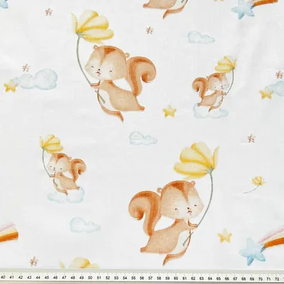 Produktbild von 100% Baumwolle Eichhörnchen mit Blumen auf weißem Hintergrund