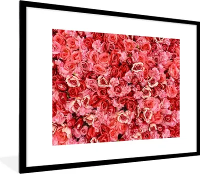 Produktbild von MuchoWow® Gerahmtes Poster Rosen - Rosa - Rot 80x60 cm - Poster mit Schwarzem Bilderrahmen Wandposter Rahmen Foto Bilder - Schlafzimmer-Dekorationen - Fotoposter