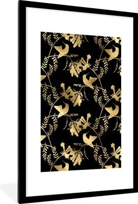 Produktbild von MuchoWow® Gerahmtes Poster Muster - Vögel - Gold 60x90 cm - Poster mit Schwarzem Bilderrahmen Wandposter Rahmen Foto Bilder - Dekoration - Wandposter Wohnzimmer - Hochwertig