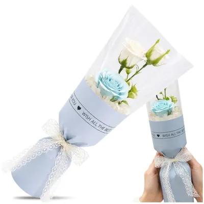 Produktbild von Ein Strauß duftender weißer Seifenblumen als Geschenk