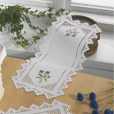 Produktbild von Permin Hardanger Tischläufer Stickpackung "Hardanger", Zählmuster, 28x68cm, 63-2853