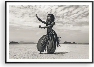 Produktbild von Gerahmtes Poster - Schwarzer Rahmen - Tänzer Folk Oriental - 100x70 cm - Wand Bild - Wanddeko - Wandbilder - Kunstposter - Wandposter - Bilderrahmen - Bilder - Kunstdruck - P2BAA100x70-4445