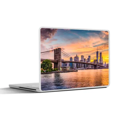 Produktbild von MuchoWow® Laptop Aufkleber Sticker Cover New York - Brooklyn Bridge - Wolken 30x22 cm - Laptop-Sticker