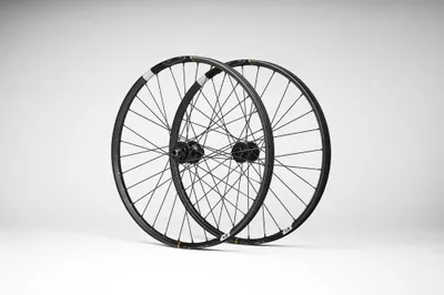 Immagine prodotto di Crankbrothers Synthesis Carbon E-BIKE BOOST Tubeless Ready Set di ruote, 29 pollici...