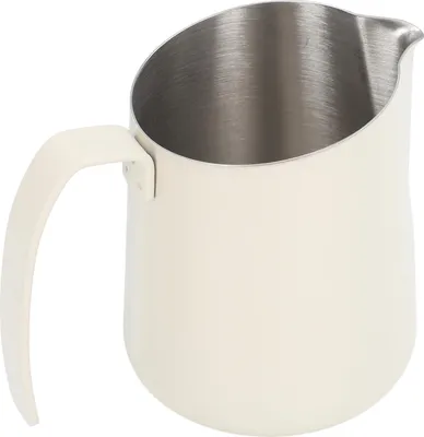 Image de Pot à lait en acier inoxydable 304, 750 ml, beige, avec bec verseur incliné et graduation pour le latte art et le café, idéal pour les cafés et les cuisines