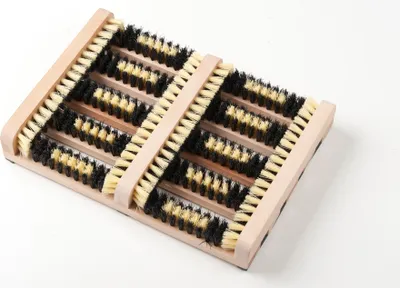 Produktbild von Fußmatte mit Schuhbürste Schmutzfangmatte mit Anti-Rutsch - Türmatte für Stiefel und Schuhe - Innen- und Außenbereich - Sauberlaufmatte - Holz/Kunststoff