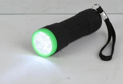 Produktbild von 24x LED Taschenlampe mit 14 LEDs – kompakte starke Handlampe für Haushalt Outdoor Camping Auto Werkstatt Notfälle und vielseitige Lichtanwendungen