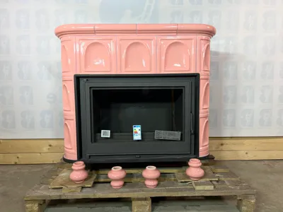 Produktbild von Kachelofen Kaminofen Pallazzo – Barbe Rose– 11,9 kW Klassischer Keramikofen mit hochwertigem Gusseinsatz FERGUSS Handgefertigte Kacheln