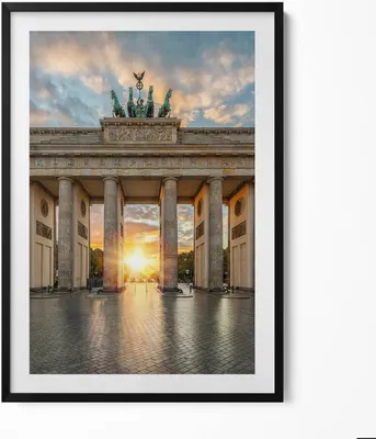 Produktbild von Brandenburger Tor in Berlin– Wandbild mit Rahmen – Gerahmtes Bild  – Wanddekoration – 70x100 cm –  Schwarz Rahmen