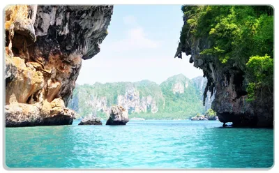 Produktbild von Wallario Frühstücksbrettchen aus Glas, je 14 x 23 cm, mit rutschfesten Füßen, Motiv Felsenschlucht am Meer in Thailand