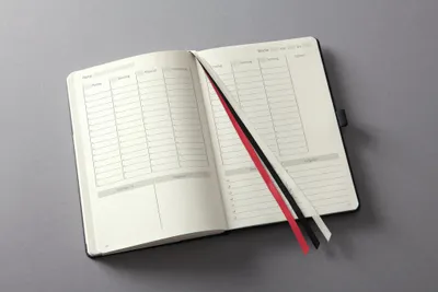 Produktbild von SIGEL CO700 Wochenplaner Conceptum (DE) - undatiert - ca. A5 - schwarz - Hardcover - 53 Wochen, 2 Seiten = 1 Woche - 192 S. - PEFC-
