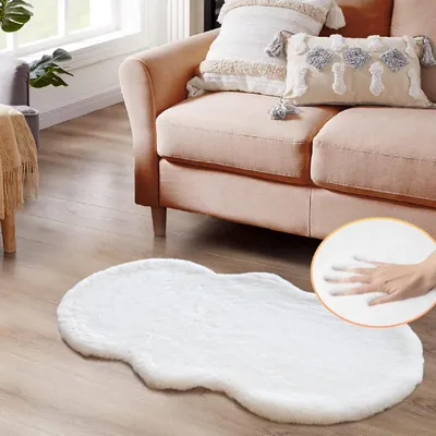 Zdjęcie produktu dla Sztuczny dywan, biały, 60x120 cm, można prać, puszysty, idealny jako mata pod łóżko