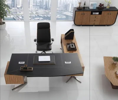 Immagine prodotto di Scrivania e sedia in legno dal design moderno in colori naturali
