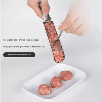 Productafbeelding van RVS gehaktbalvormer voor het maken van visballetjes, garnalenpasta en gebakken hamburgers.