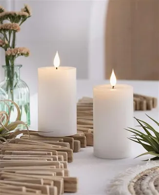 Produktbild von 2x LED Kerze "Classic" in creme aus Echtwachs, flammenlos flackernd, 15 cm hoch, Stumpenkerzen Set mit Timer