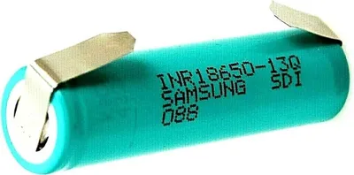 A single battery with metal connectors.